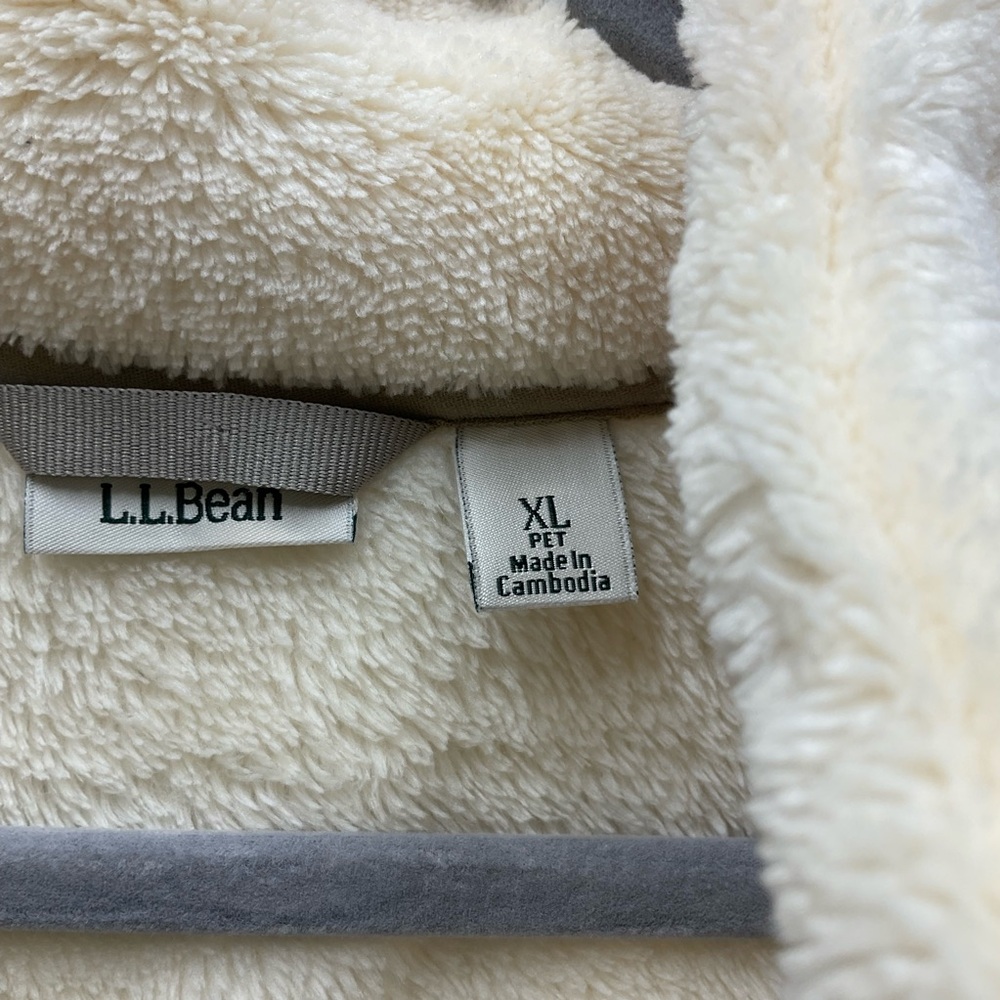 L.L. Bean Cream Fleece Snap Pullover with Contrasting Trim - Picture 9 of 12